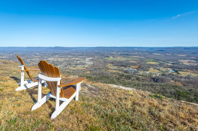 190 Hovering Hawk Drive, Jasper, TN 37347