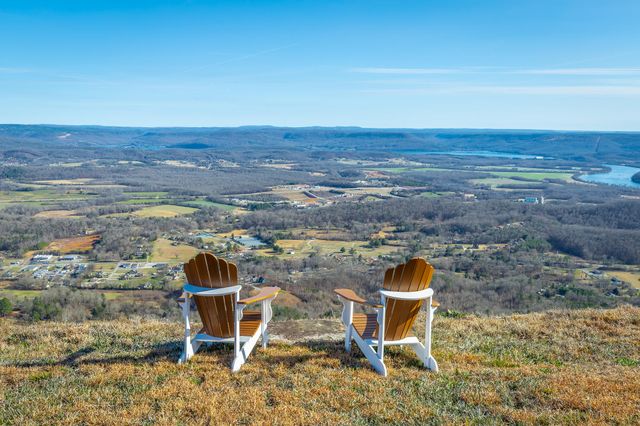 190 Hovering Hawk Drive, Jasper, TN 37347