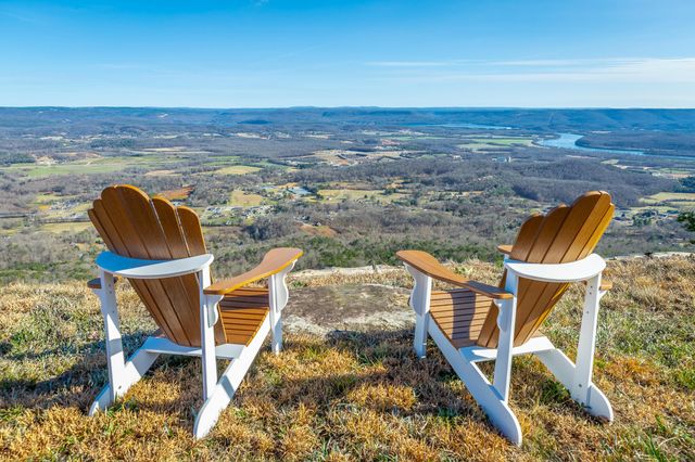 190 Hovering Hawk Drive, Jasper, TN 37347