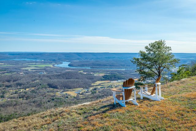 190 Hovering Hawk Drive, Jasper, TN 37347