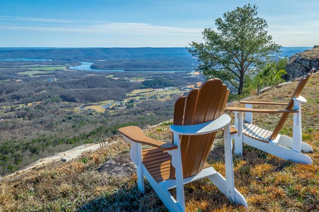 190 Hovering Hawk Drive, Jasper, TN 37347