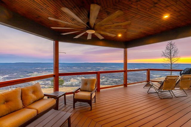 190 Hovering Hawk Drive, Jasper, TN 37347