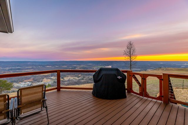 190 Hovering Hawk Drive, Jasper, TN 37347