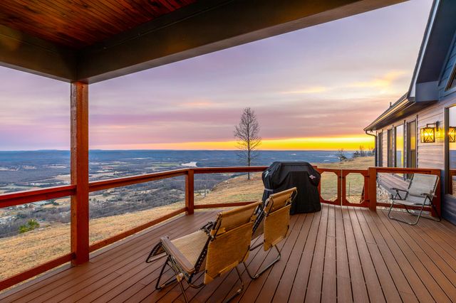 190 Hovering Hawk Drive, Jasper, TN 37347