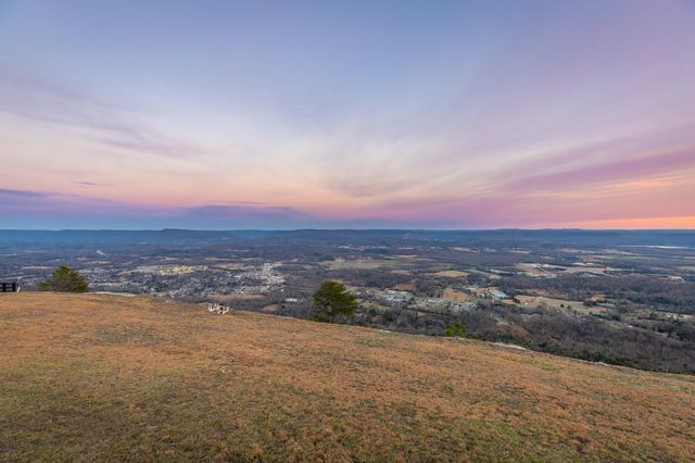 190 Hovering Hawk Drive, Jasper, TN 37347