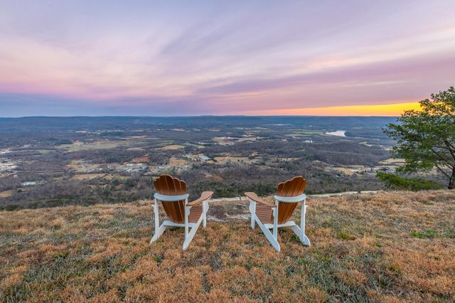 190 Hovering Hawk Drive, Jasper, TN 37347