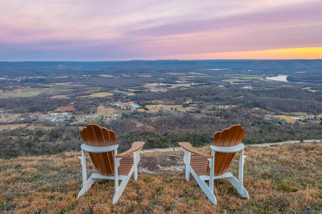 190 Hovering Hawk Drive, Jasper, TN 37347