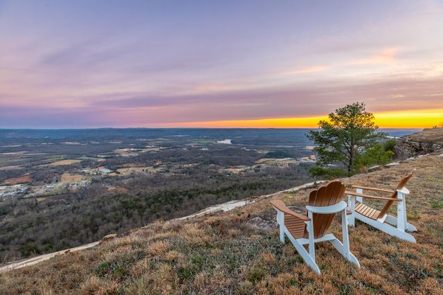 190 Hovering Hawk Drive, Jasper, TN 37347