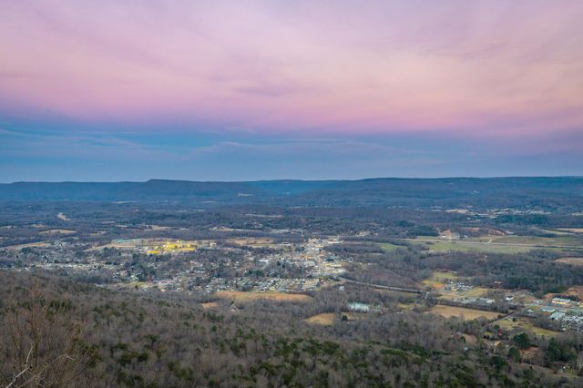 190 Hovering Hawk Drive, Jasper, TN 37347