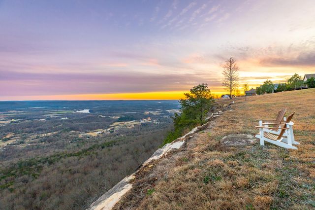 190 Hovering Hawk Drive, Jasper, TN 37347