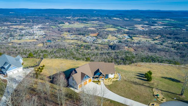 190 Hovering Hawk Drive, Jasper, TN 37347