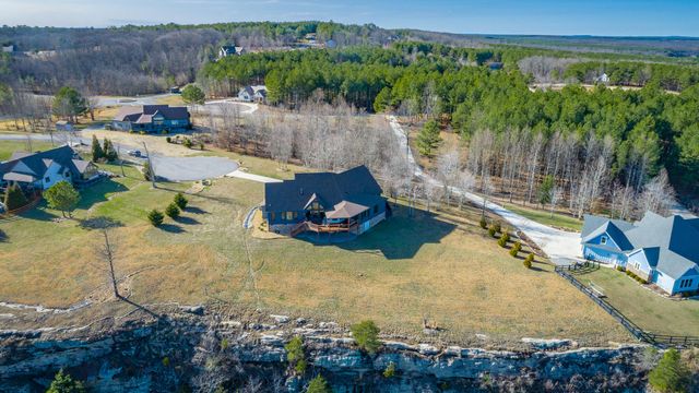 190 Hovering Hawk Drive, Jasper, TN 37347