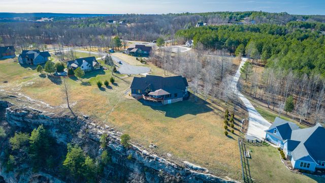190 Hovering Hawk Drive, Jasper, TN 37347