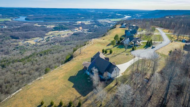 190 Hovering Hawk Drive, Jasper, TN 37347