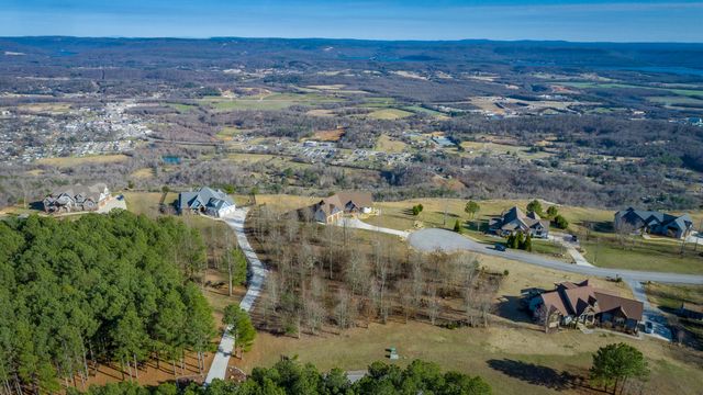 190 Hovering Hawk Drive, Jasper, TN 37347