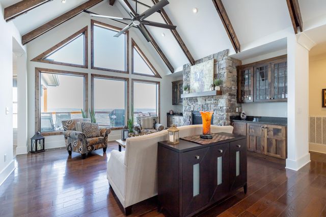 190 Hovering Hawk Drive, Jasper, TN 37347