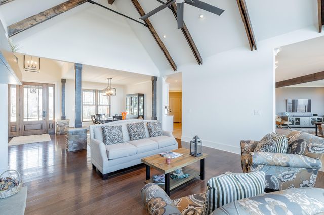 190 Hovering Hawk Drive, Jasper, TN 37347