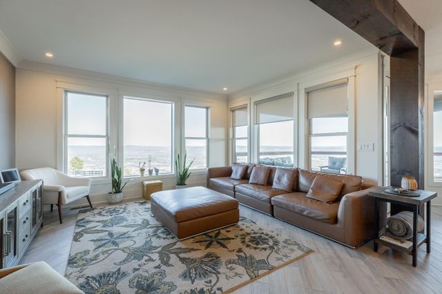 190 Hovering Hawk Drive, Jasper, TN 37347