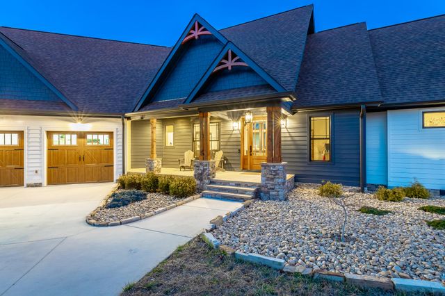 190 Hovering Hawk Drive, Jasper, TN 37347