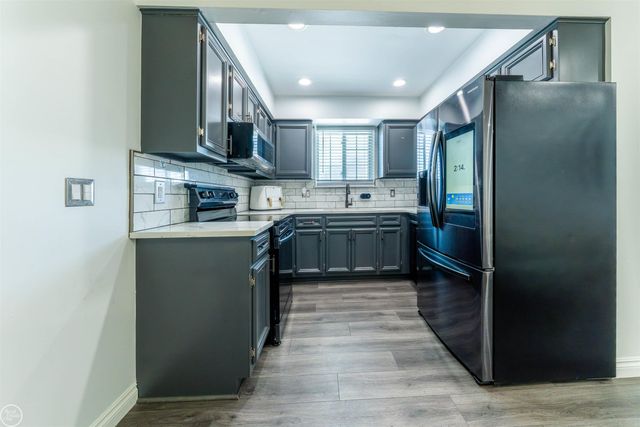 34446 sycamore Drive, Fraser, MI 48026