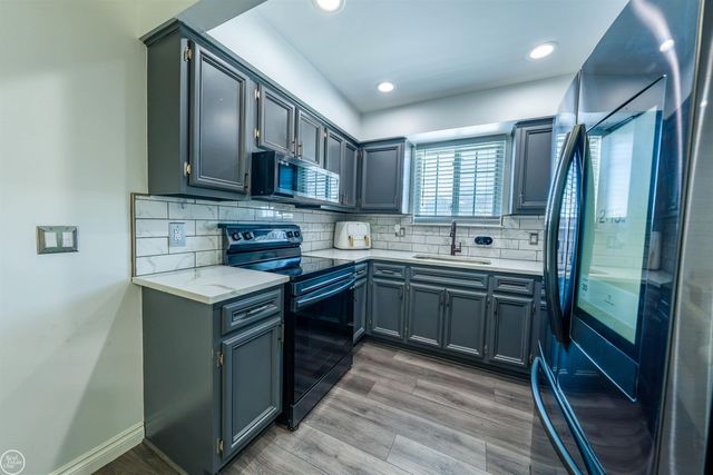 34446 sycamore Drive, Fraser, MI 48026