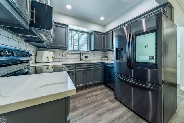 34446 sycamore Drive, Fraser, MI 48026