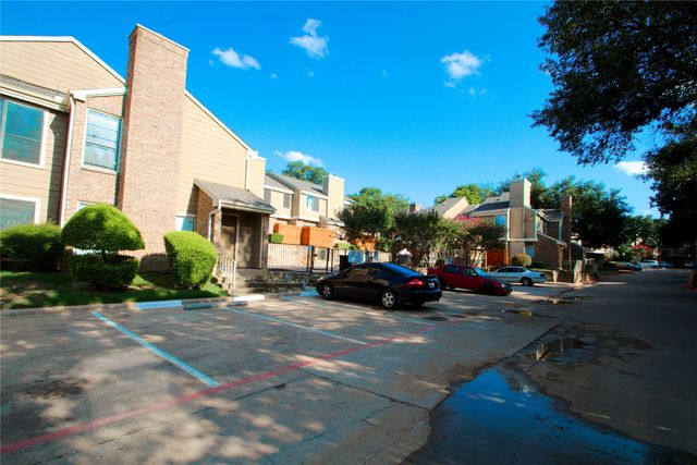 2121 Park Willow Lane C, Arlington, TX 76011