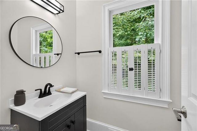 950 Tiverton Lane, Johns Creek, GA 30022