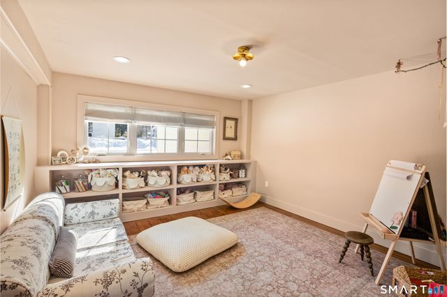 100 Tuller Road, Fairfield, CT 06825