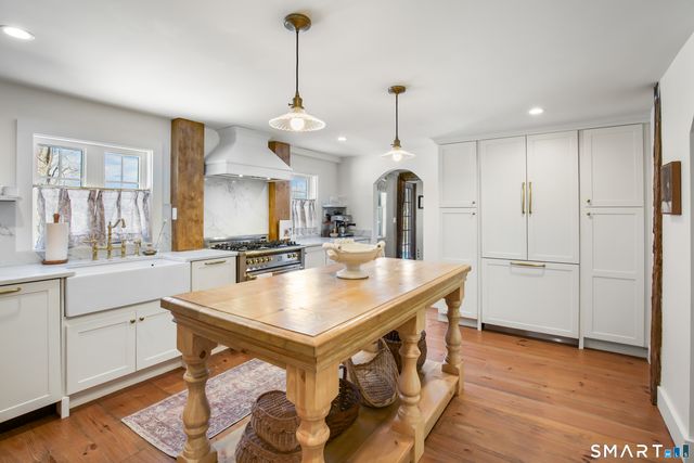 100 Tuller Road, Fairfield, CT 06825