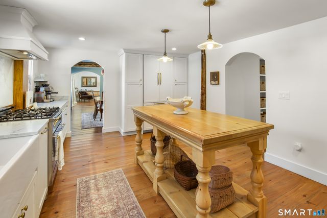 100 Tuller Road, Fairfield, CT 06825