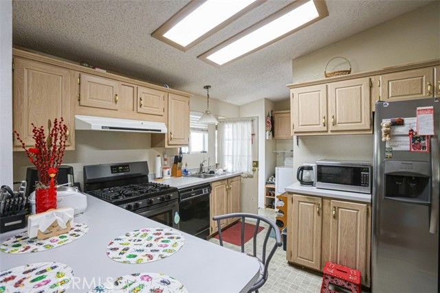 7887 Lampson 100, Garden Grove, CA 92841