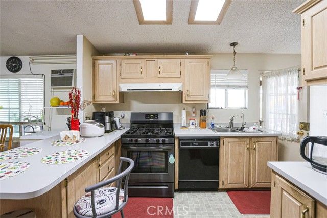 7887 Lampson 100, Garden Grove, CA 92841