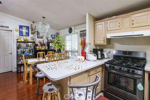 7887 Lampson 100, Garden Grove, CA 92841