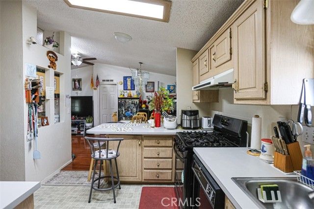 7887 Lampson 100, Garden Grove, CA 92841