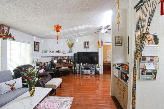 7887 Lampson 100, Garden Grove, CA 92841