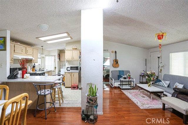 7887 Lampson 100, Garden Grove, CA 92841