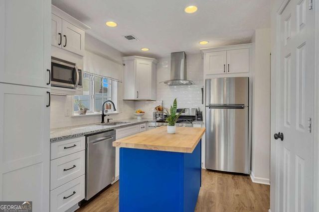 803 Windcroft Circle NW, Acworth, GA 30101