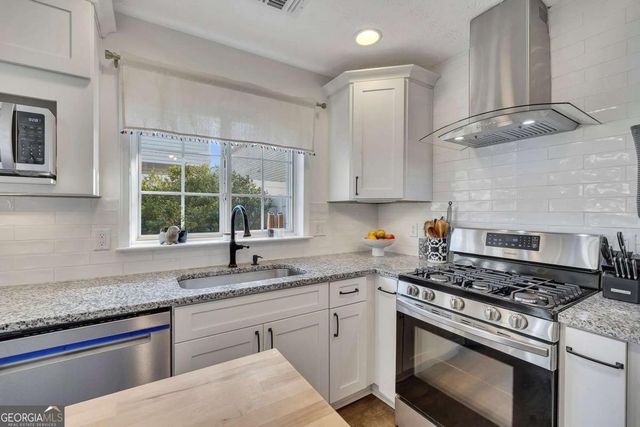 803 Windcroft Circle NW, Acworth, GA 30101