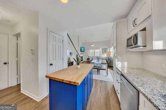 803 Windcroft Circle NW, Acworth, GA 30101