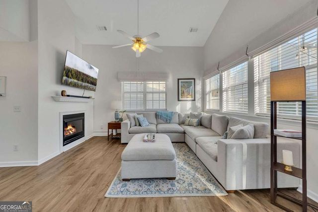 803 Windcroft Circle NW, Acworth, GA 30101