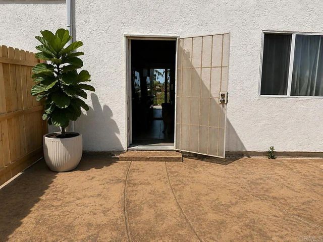 1733 Stormy Lane, Vista, CA 92084