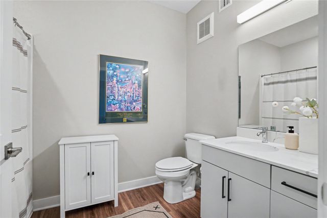 450 SW 7th Street 209, Des Moines, IA 50309