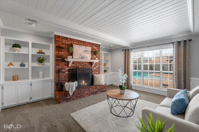 2119 Surrey Lane, Bossier City, LA 71111