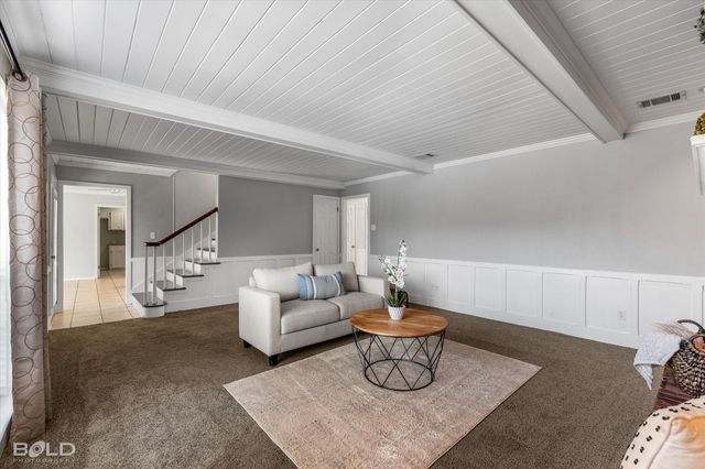 2119 Surrey Lane, Bossier City, LA 71111