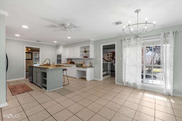 2119 Surrey Lane, Bossier City, LA 71111