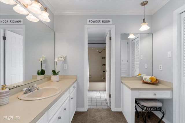 2119 Surrey Lane, Bossier City, LA 71111