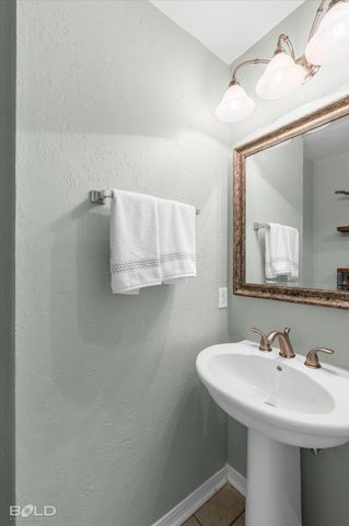 2119 Surrey Lane, Bossier City, LA 71111