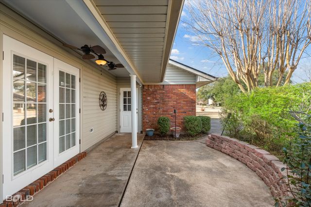 2119 Surrey Lane, Bossier City, LA 71111