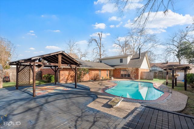 2119 Surrey Lane, Bossier City, LA 71111